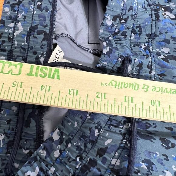 Athleta women’s size 10, high waisted animal print leggings - Picture 7 of 9